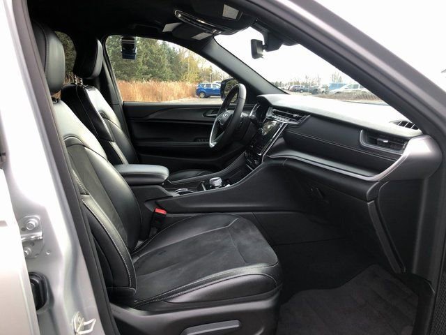 Used 2024 Jeep Grand Cherokee L Laredo image 15