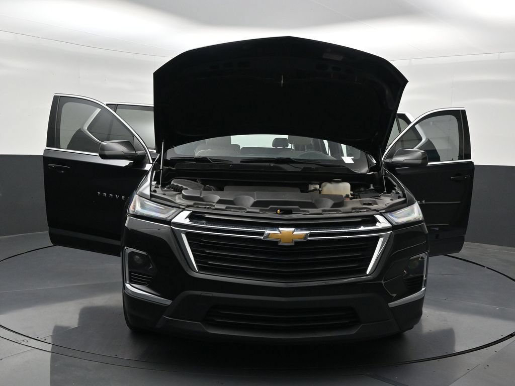 Used 2023 Chevrolet Traverse LS FWD image 37