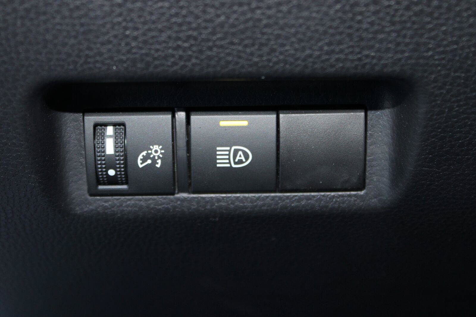 Certified 2025 Toyota RAV4 SE AWD/4WD image 18