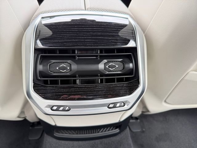 New 2026 BMW 750e xDrive w/ Executive Package AWD/4WD image 21