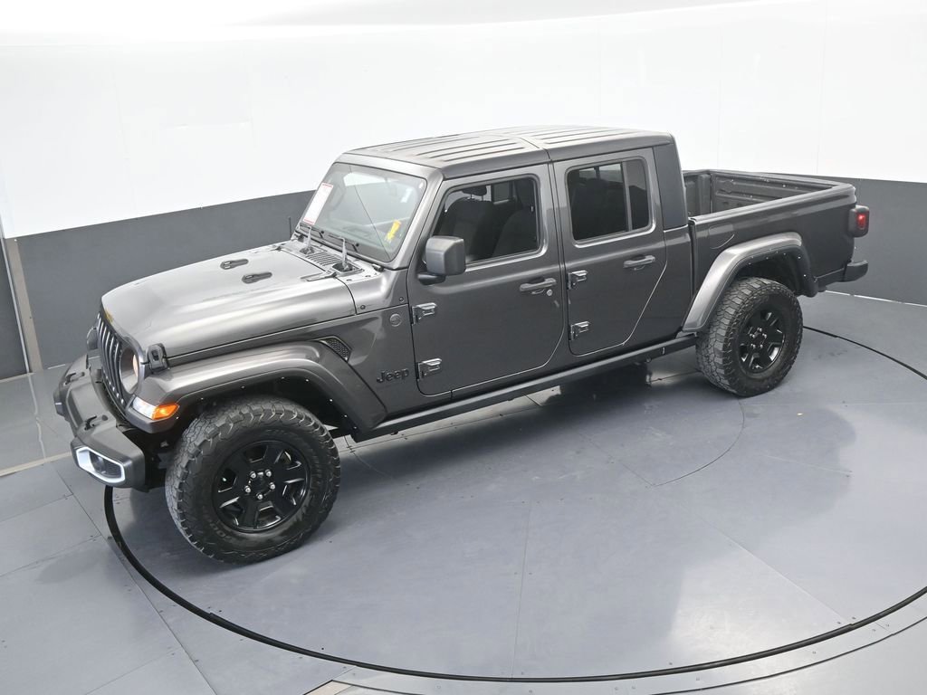 Used 2022 Jeep Gladiator Sport image 40