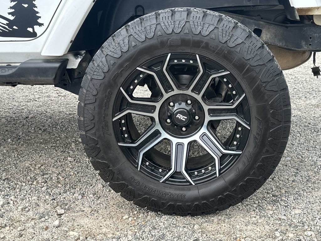 Used 2017 Jeep Wrangler Unlimited Sahara image 19