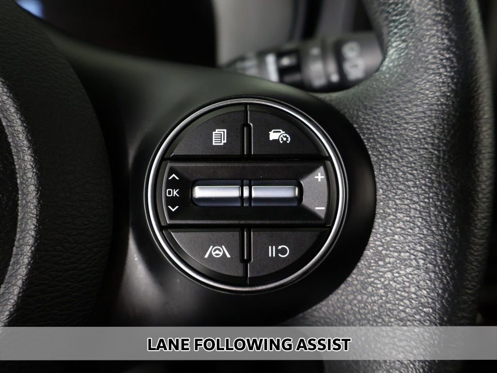 Used 2025 Kia Soul LX w/ LX Technology Package FWD image 3