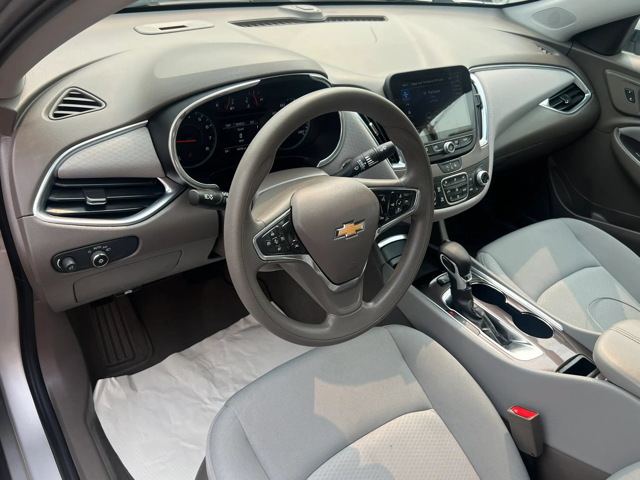 Used 2021 Chevrolet Malibu LT FWD image 13
