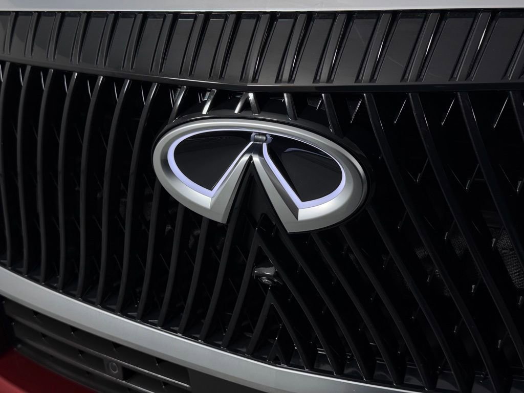 Used 2025 INFINITI QX80 Luxe RWD image 12