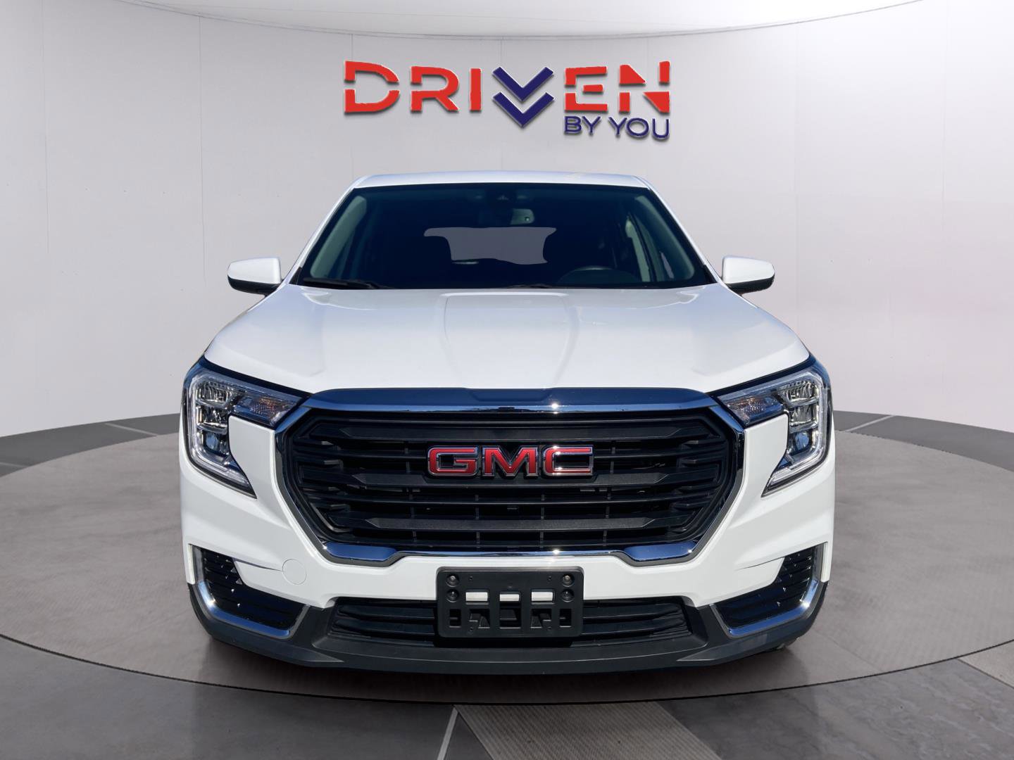 Used 2024 GMC Terrain SLE image 9