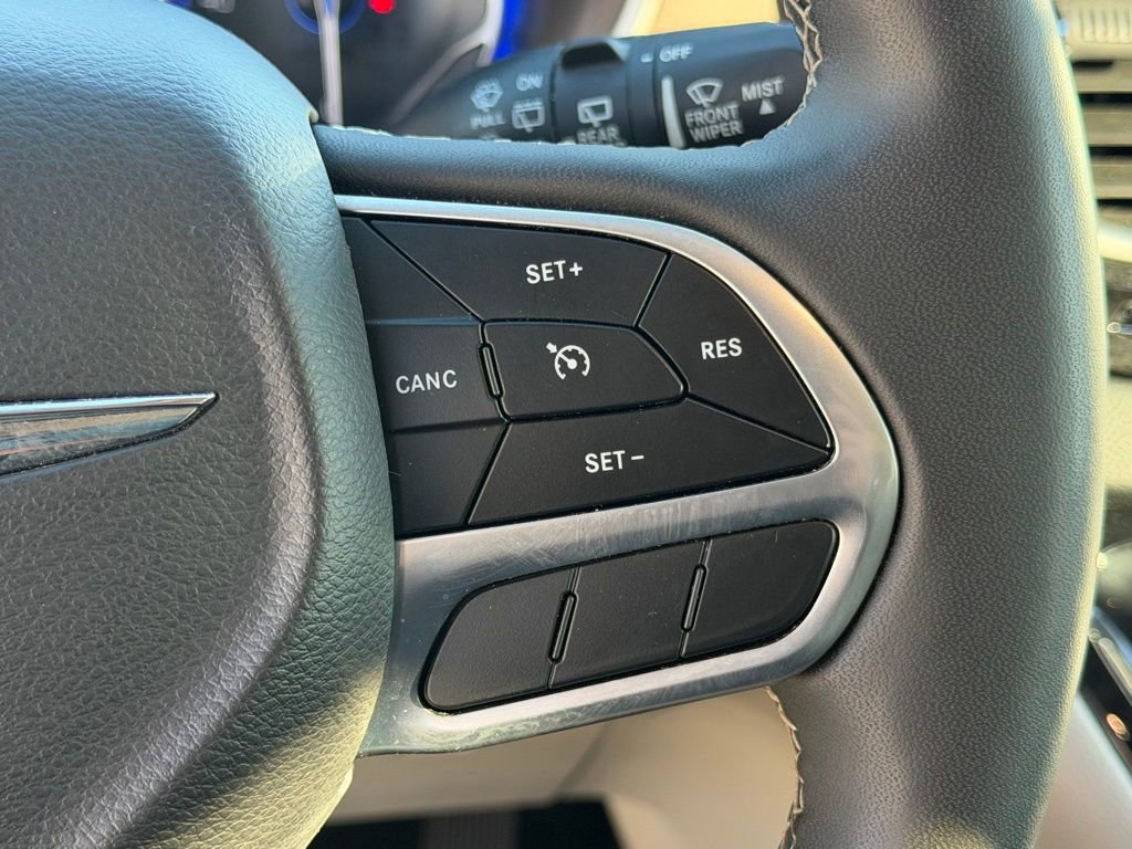 Certified 2022 Chrysler Voyager LX image 23