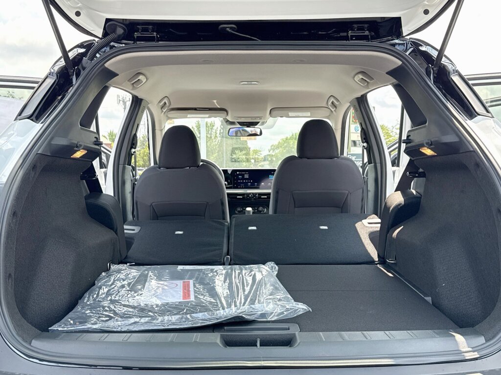 New 2026 Nissan Kicks SV w/ Cold Weather Package FWD image 7