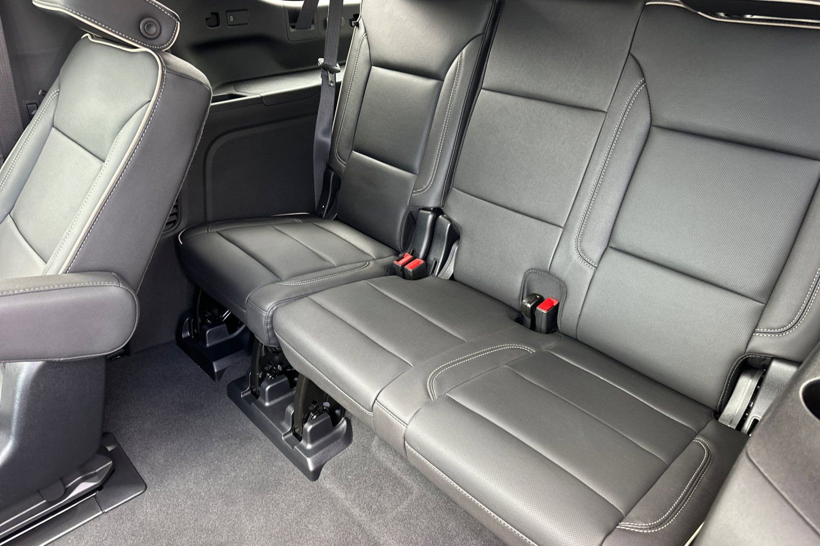 New 2025 Chevrolet Suburban Premier image 16