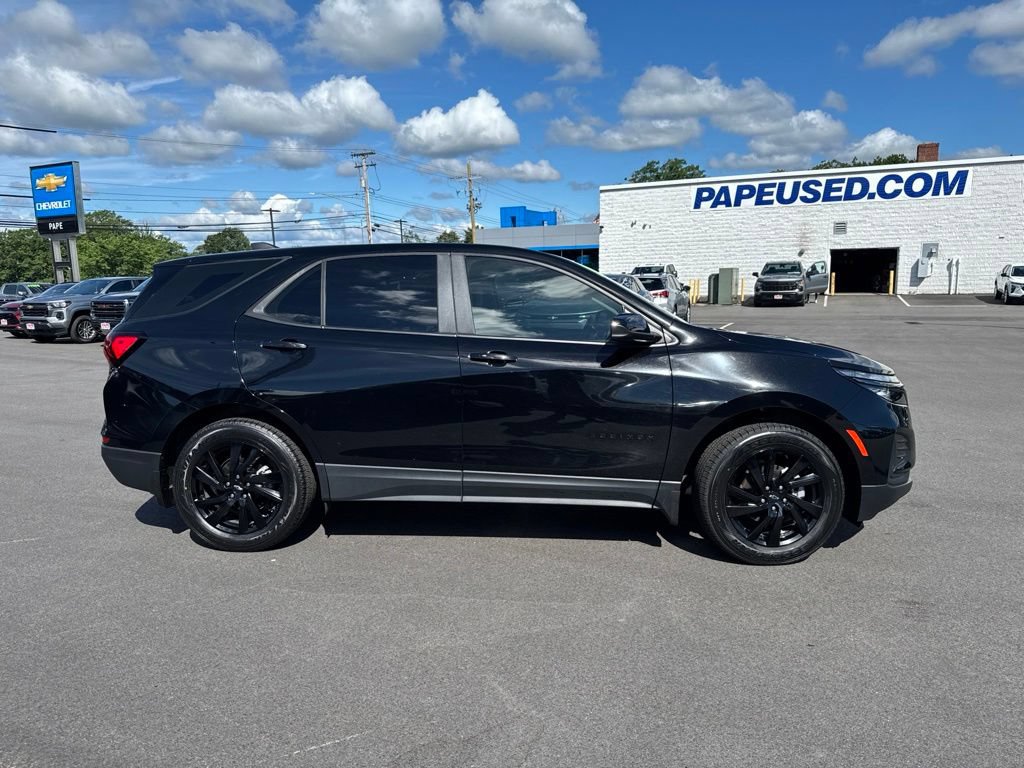 Used 2024 Chevrolet Equinox LS w/ Midnight Edition AWD/4WD image 3