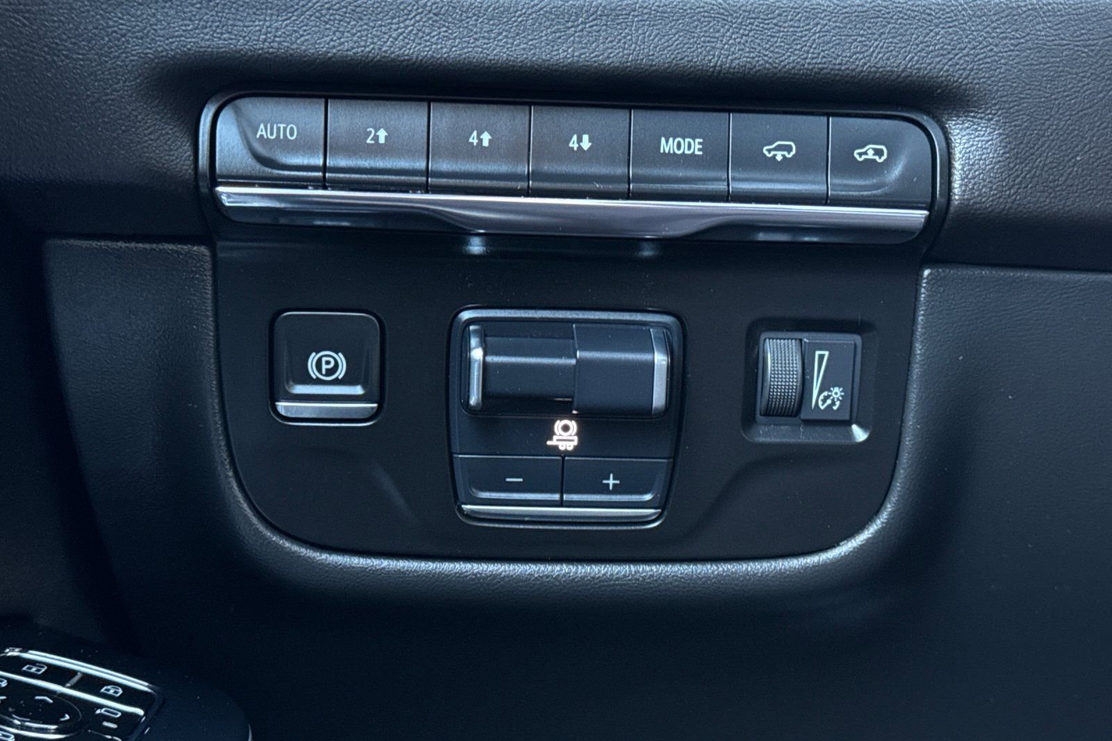 Certified 2025 Cadillac Escalade Sport w/ Touring Package image 33