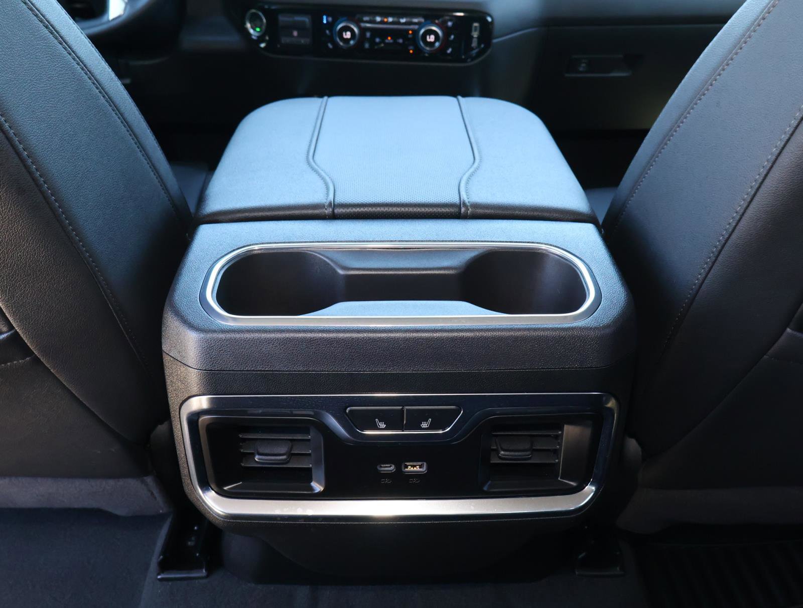 Used 2025 Chevrolet Silverado 3500 LTZ w/ LTZ Texas Edition image 13