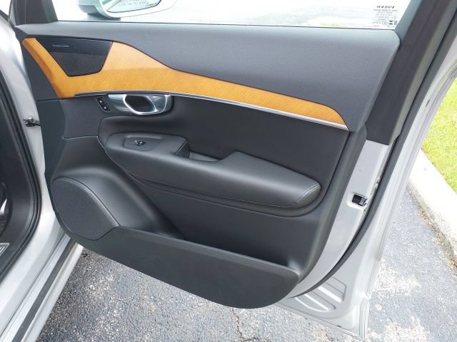 Used 2023 Volvo XC90 B5 Plus w/ Protection Package Premier AWD/4WD image 17
