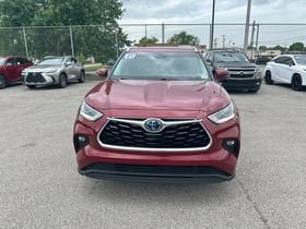 Used 2021 Toyota Highlander Limited AWD/4WD image 2