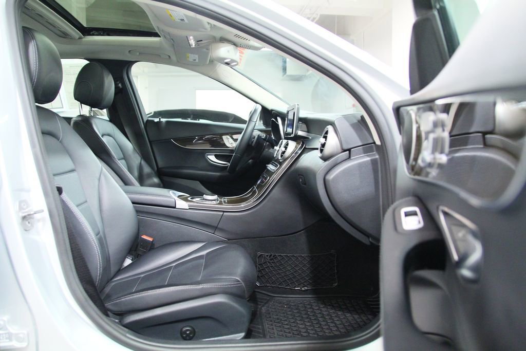 Certified 2018 Mercedes-Benz C 300 4MATIC Sedan image 24