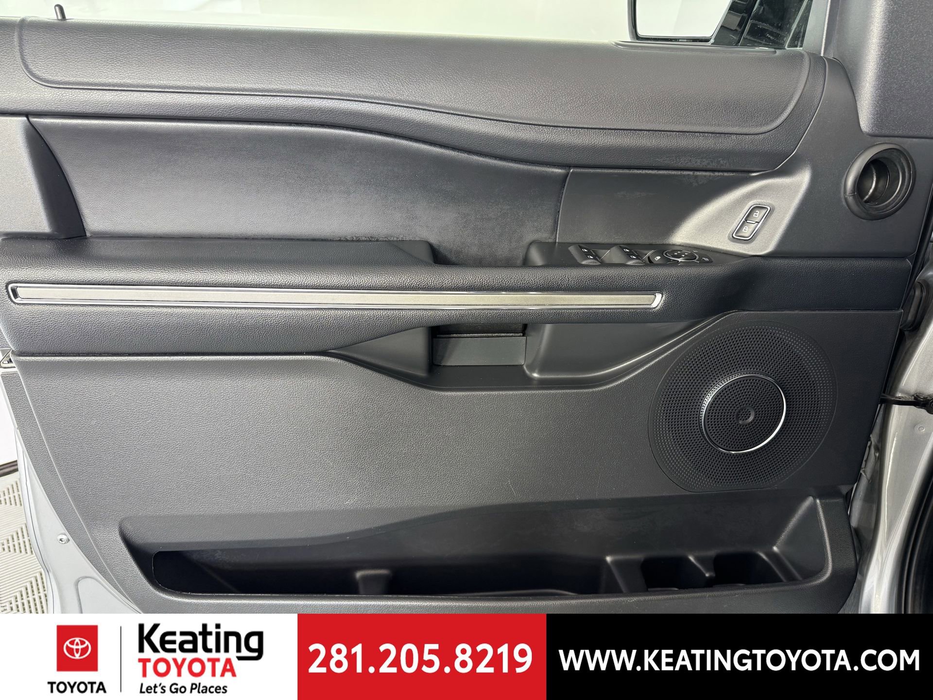 Used 2024 Ford Expedition XLT image 11