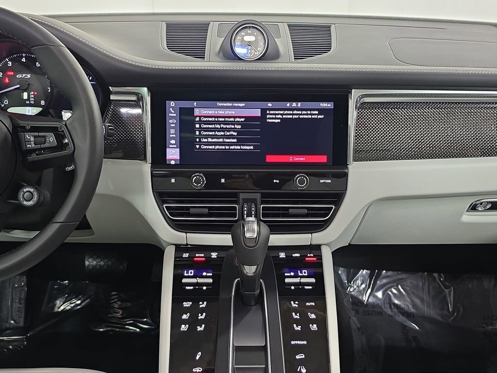 Certified 2026 Porsche Macan GTS image 16