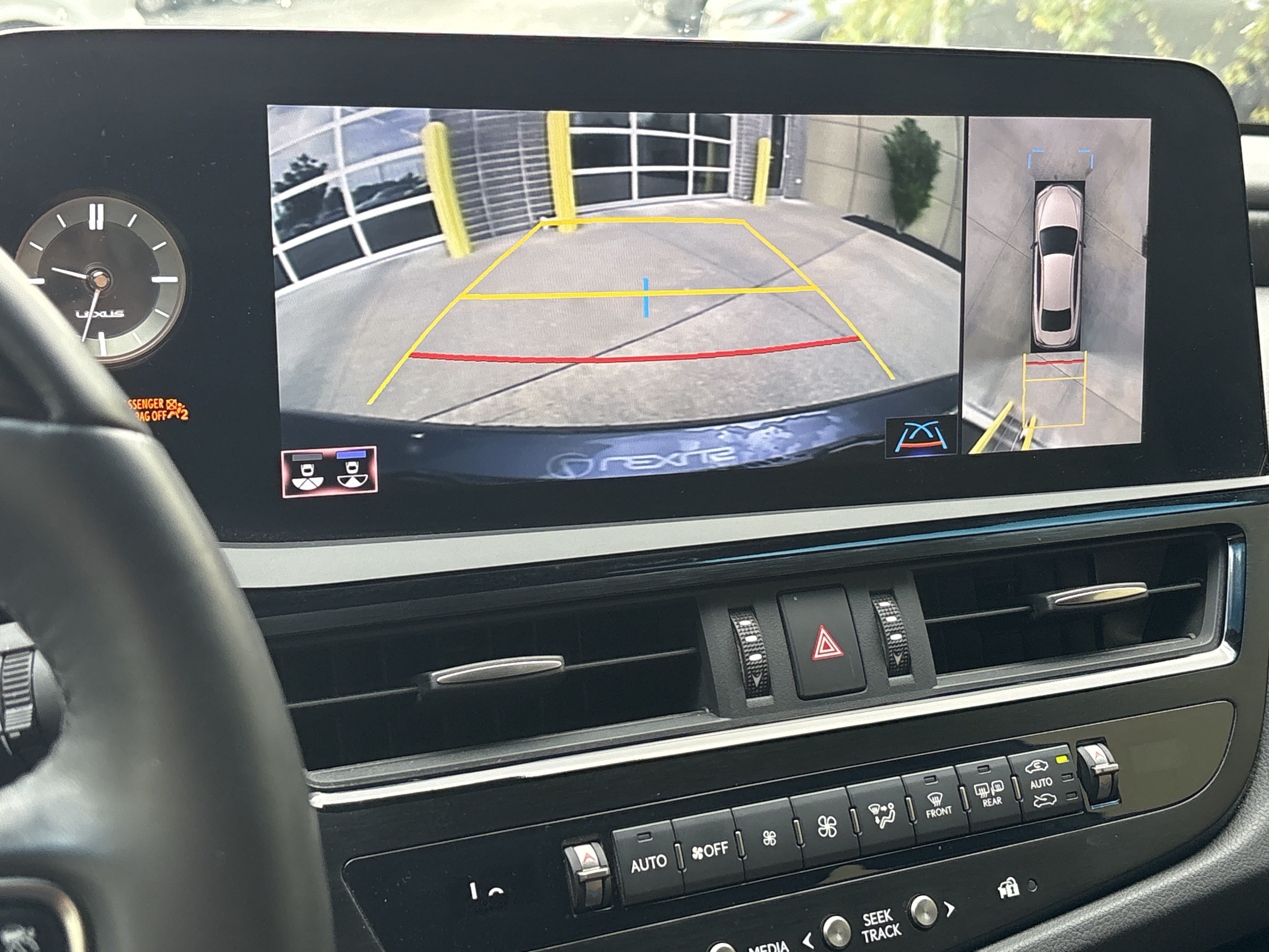 Certified 2022 Lexus ES 300h w/ Accessory Package 2 FWD image 25
