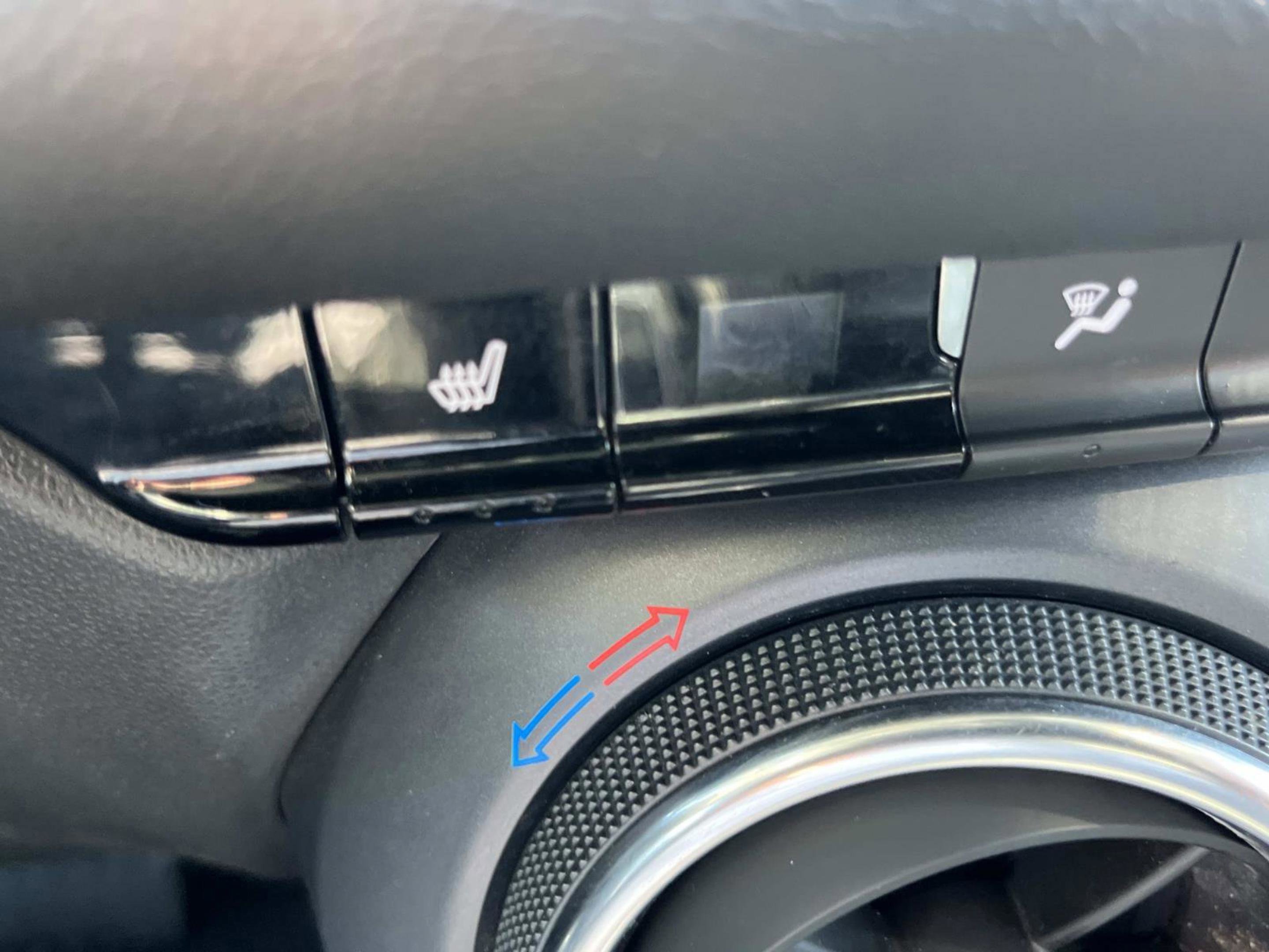 Used 2021 Chevrolet Blazer LT image 38