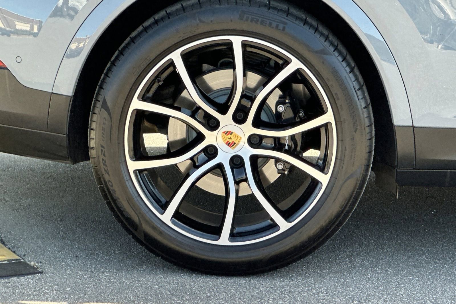 Used 2025 Porsche Cayenne S image 42