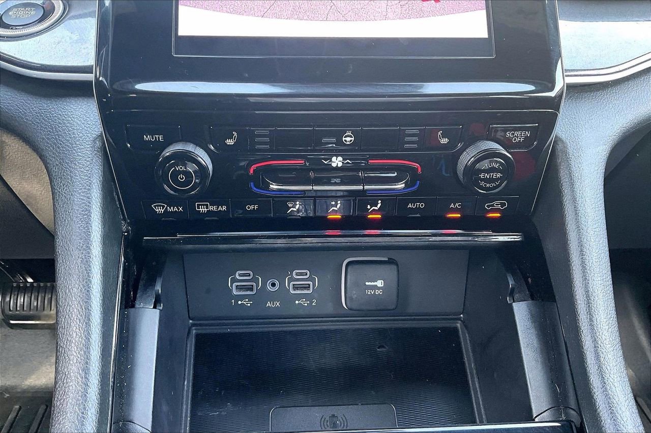 Certified 2023 Jeep Grand Cherokee L Laredo image 19