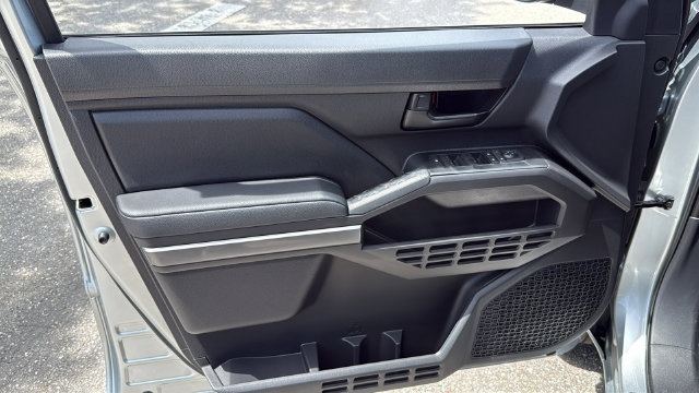 Used 2025 Toyota Tacoma SR5 AWD/4WD image 16