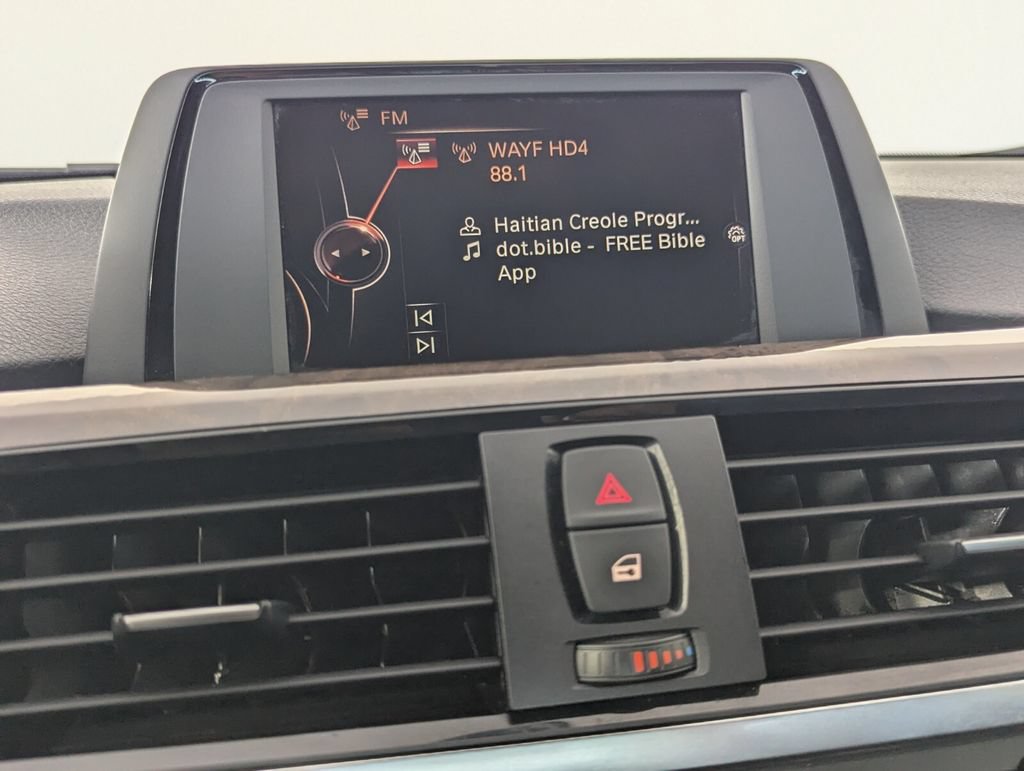 Used 2015 BMW 320i Sedan RWD image 20