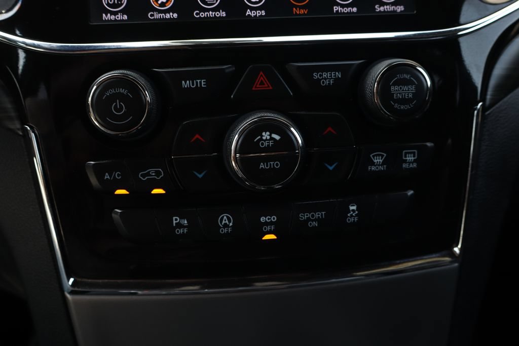 Used 2021 Jeep Grand Cherokee Laredo X RWD image 36