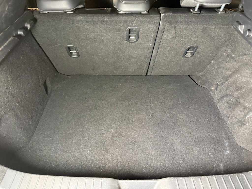 Used 2019 MAZDA MAZDA3 Hatchback image 21