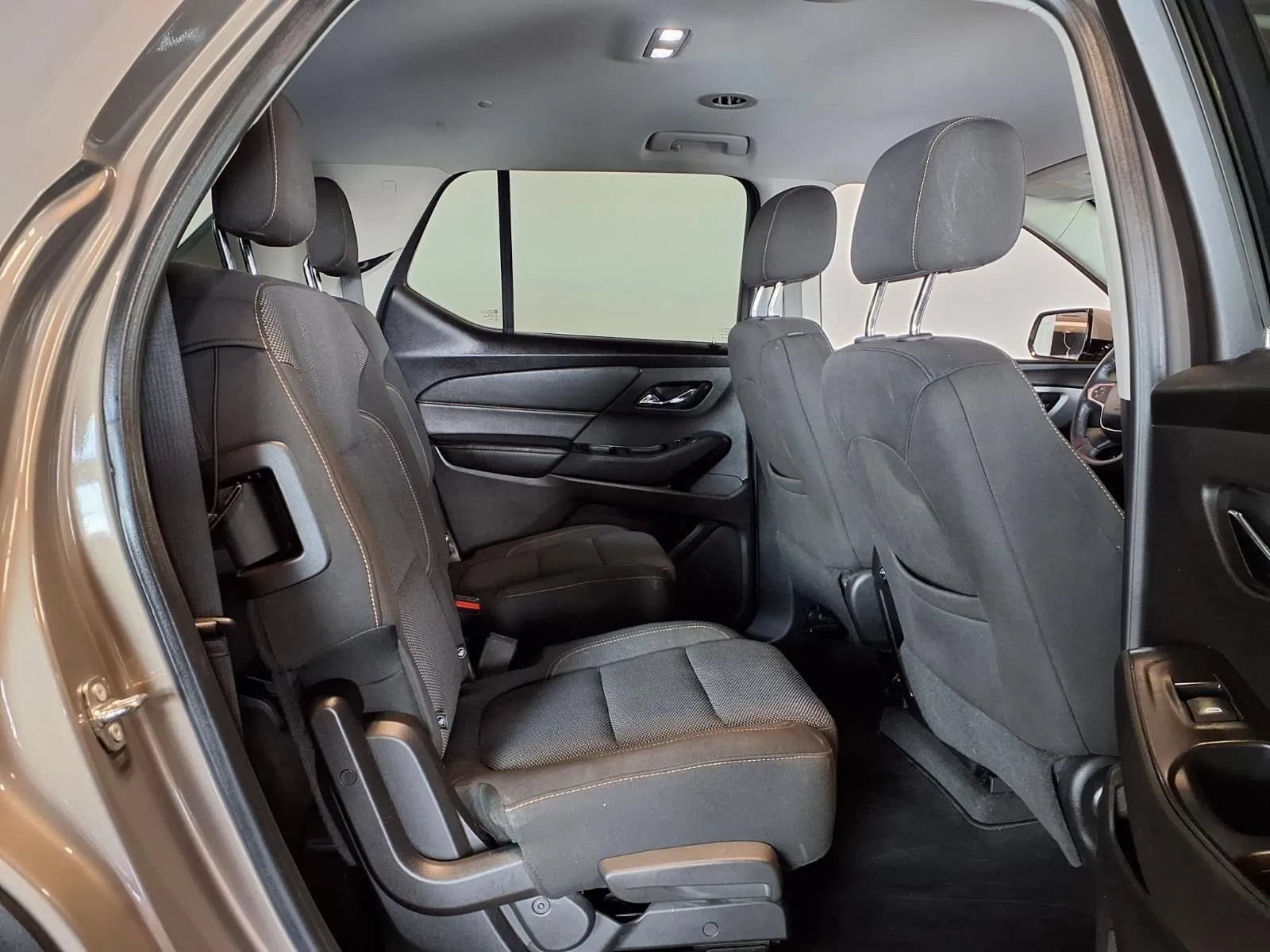 Used 2018 Chevrolet Traverse LT AWD/4WD image 11