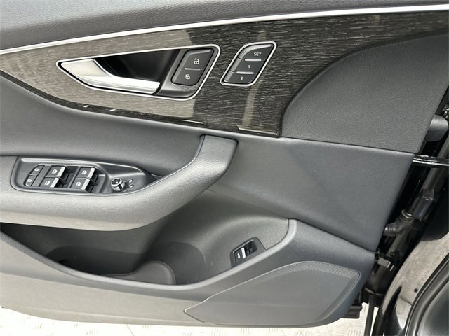 Certified 2025 Audi Q7 3.0T Premium w/ Convenience Package image 13