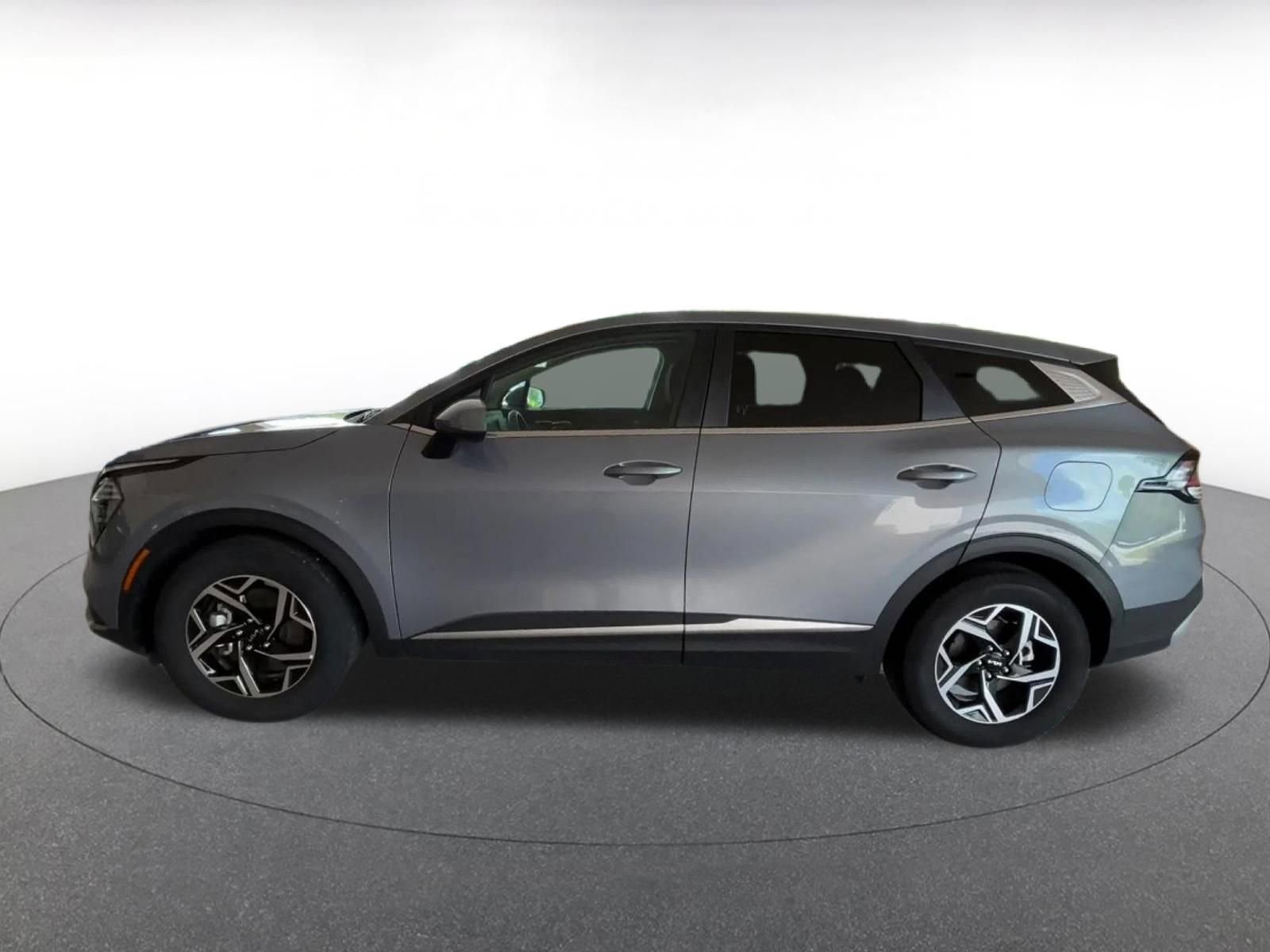 Used 2025 Kia Sportage LX FWD image 8