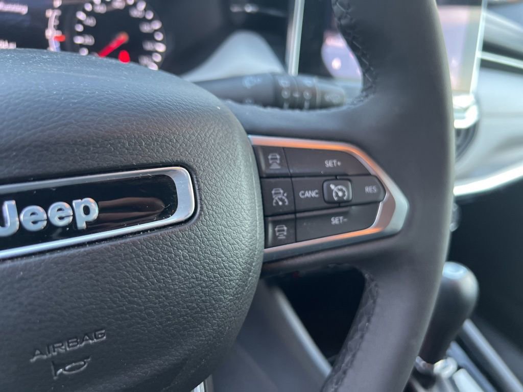 Used 2023 Jeep Compass Limited image 14