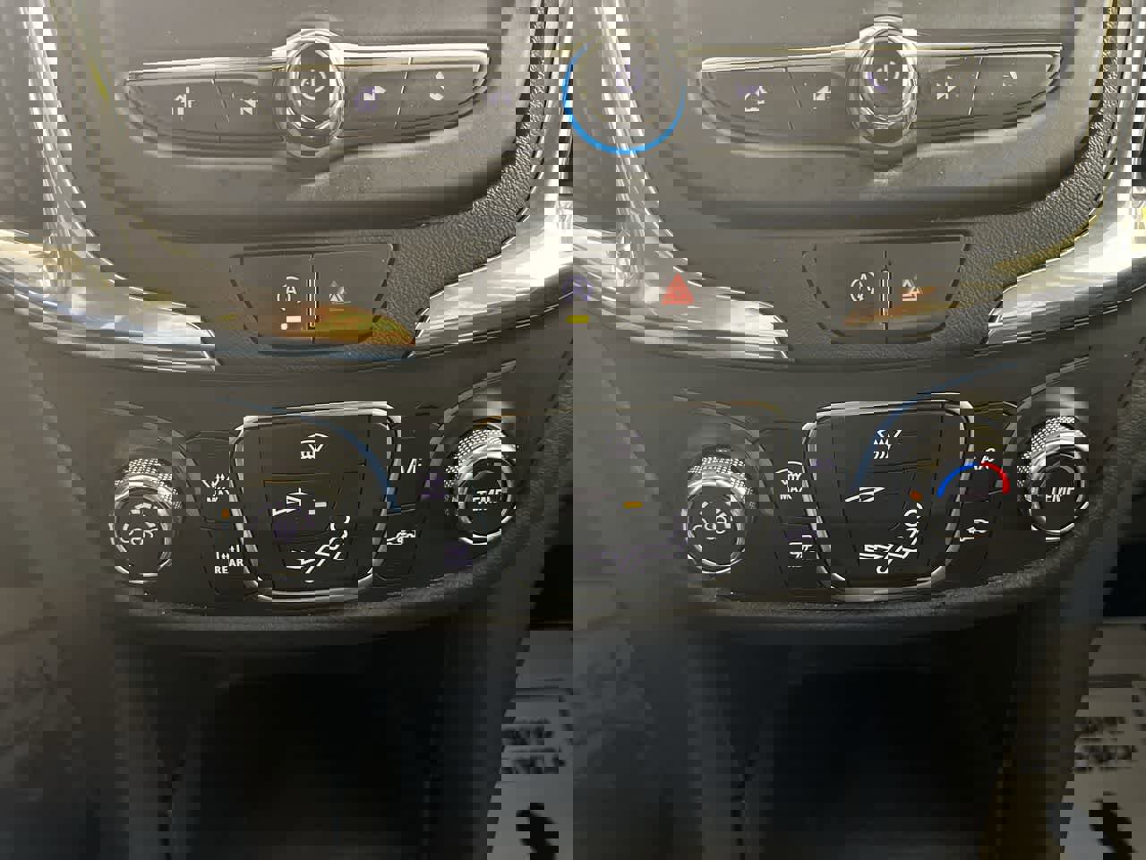 Used 2023 Chevrolet Equinox LT image 20