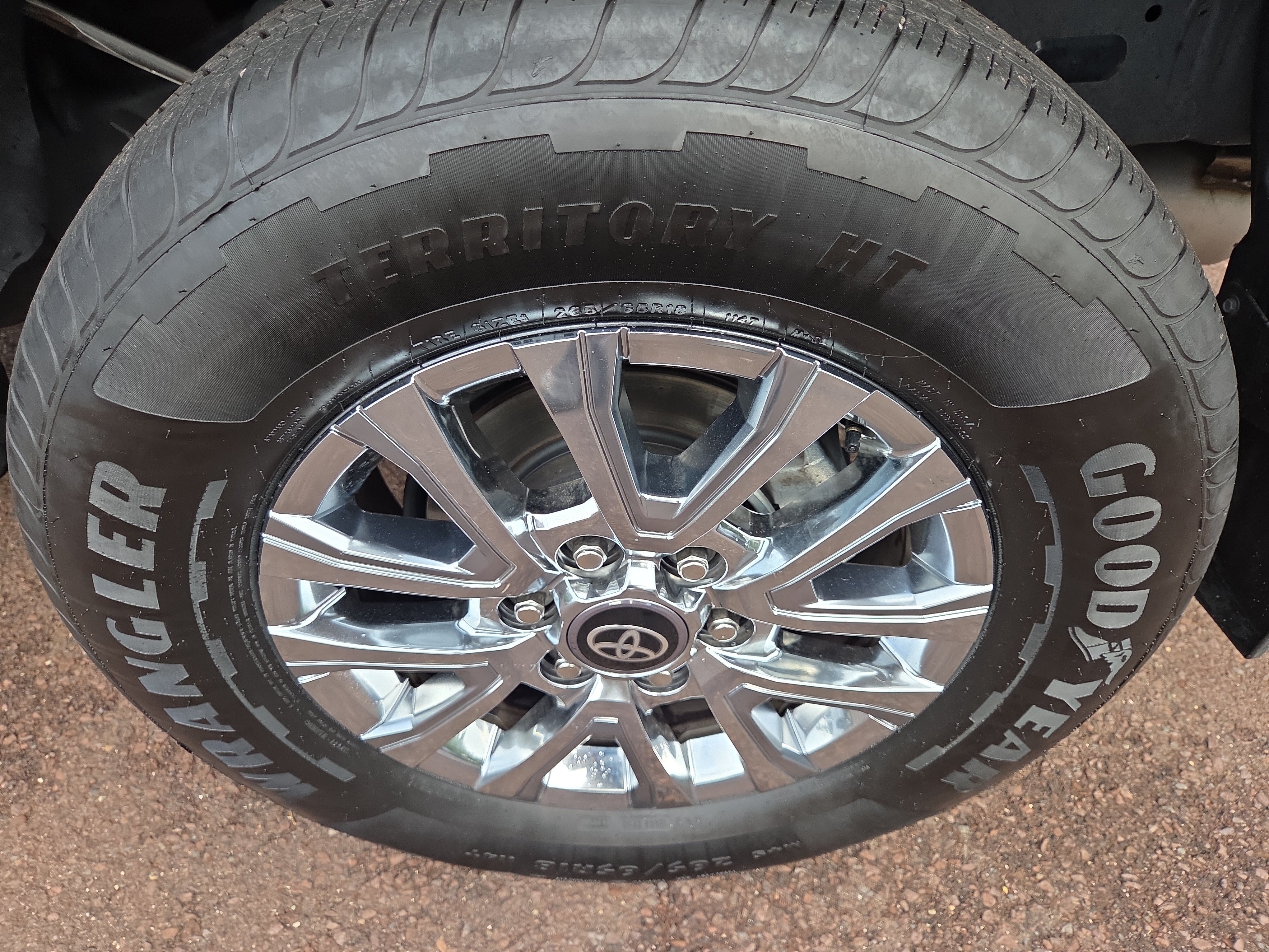 Certified 2025 Toyota Tacoma Limited AWD/4WD image 11