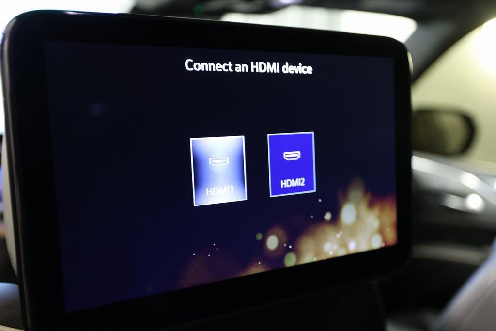 Used 2024 Cadillac Escalade V w/ LPO, ONYX Package image 18