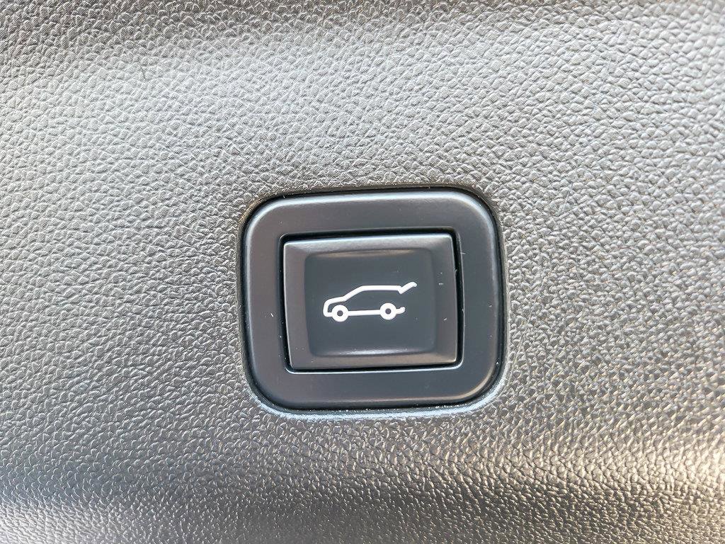 Certified 2023 Cadillac Escalade Premium Luxury w/ LPO, Radiant Package image 22