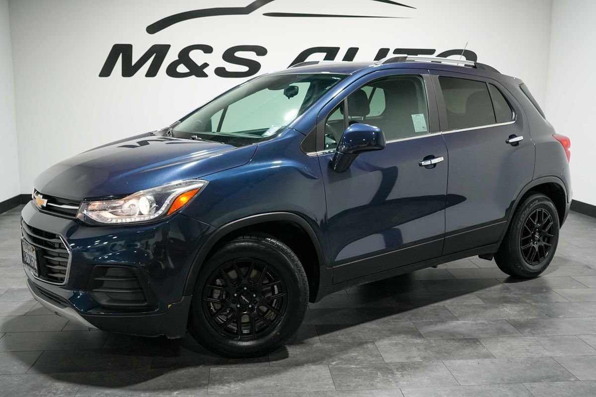 Used 2018 Chevrolet Trax LT w/ LT Convenience Package FWD image 2