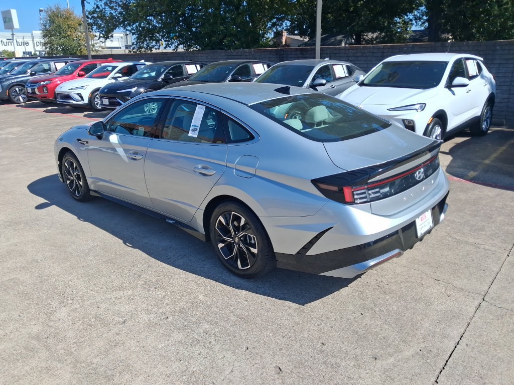 Used 2025 Hyundai Sonata SEL FWD image 8