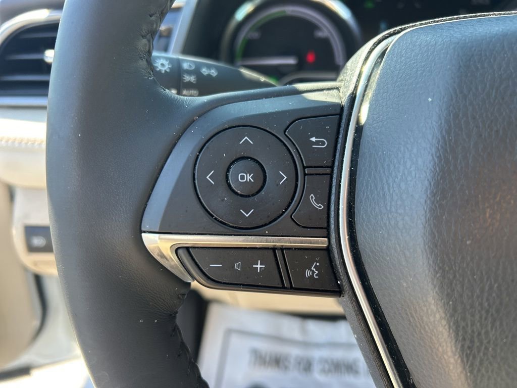 Used 2020 Toyota Camry XLE image 7