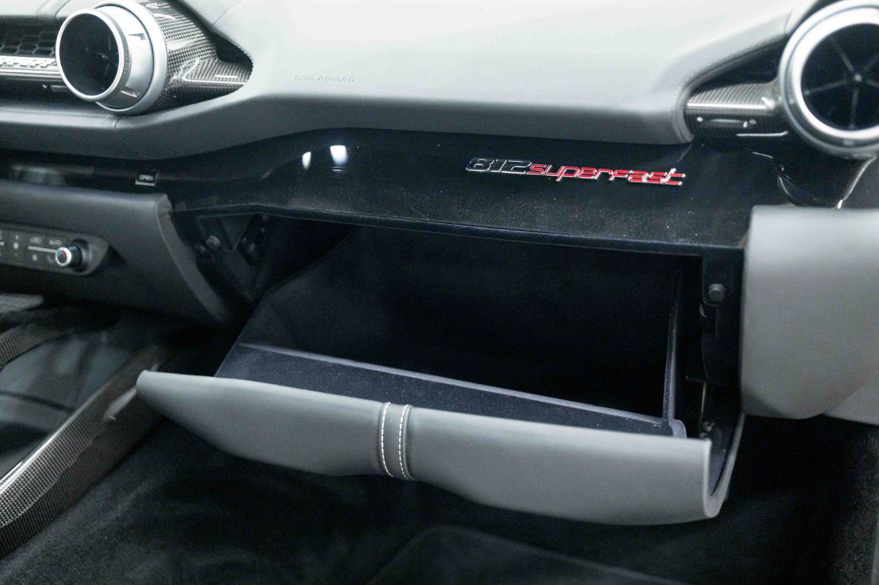 Used 2018 Ferrari 812 Superfast RWD image 90