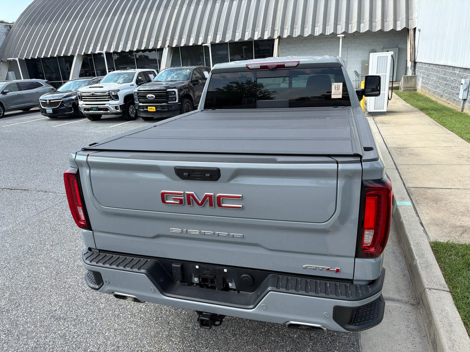 Used 2024 GMC Sierra 1500 AT4 w/ Technology Package AWD/4WD image 7