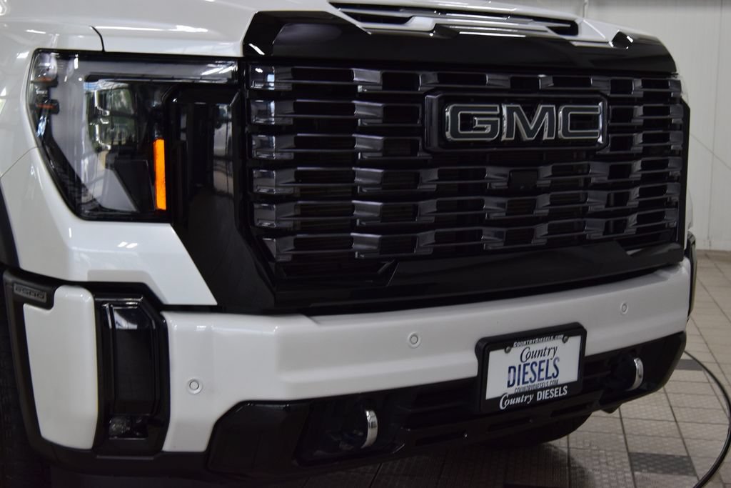 Used 2025 GMC Sierra 2500 Denali Ultimate AWD/4WD image 12