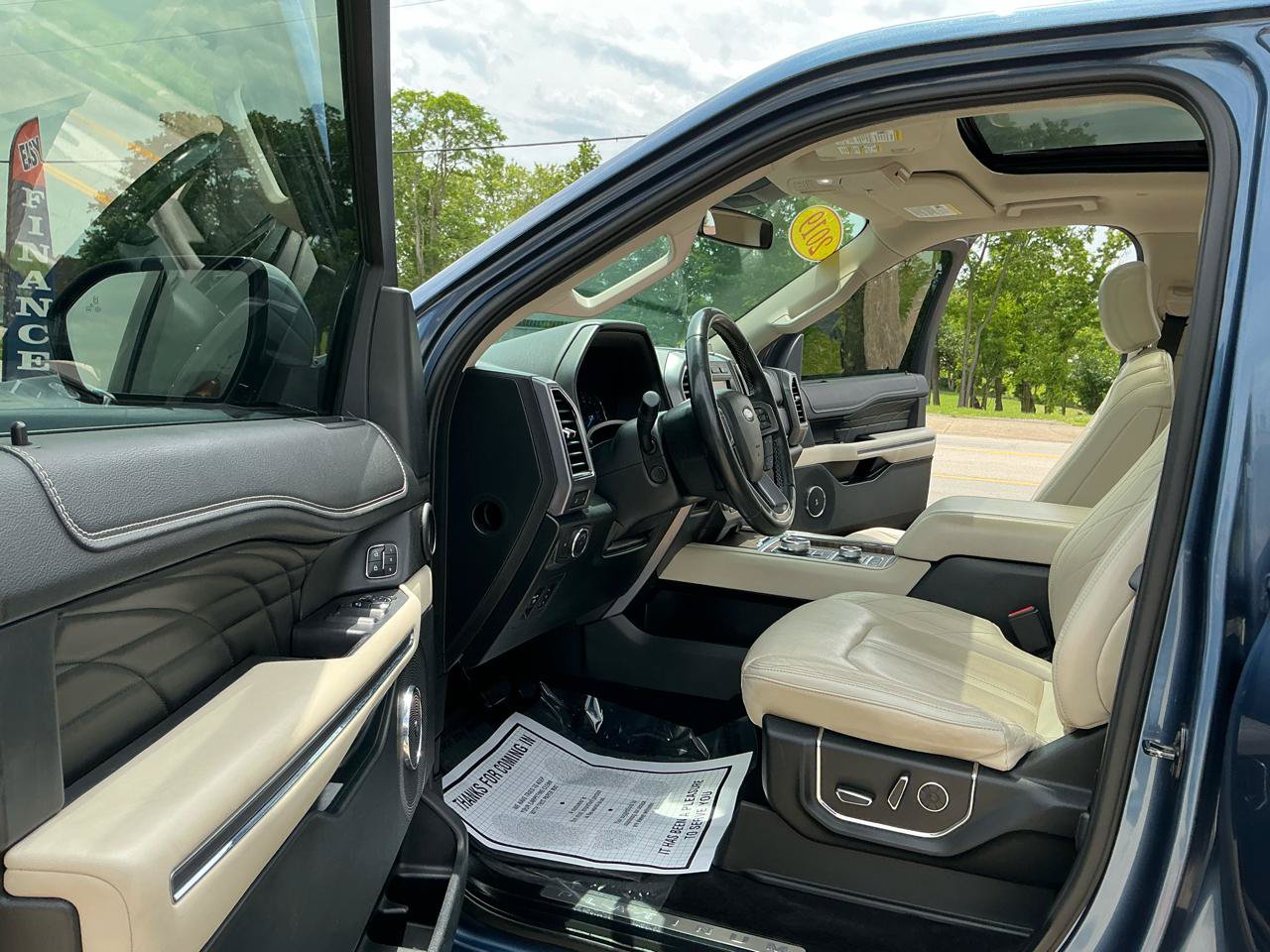 Used 2019 Ford Expedition Platinum AWD/4WD image 16