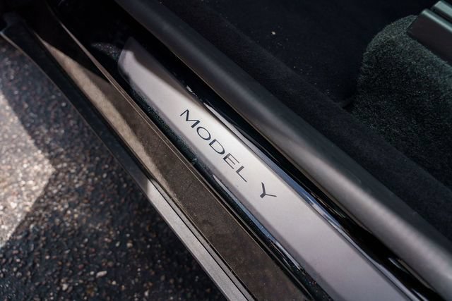 Used 2026 Tesla Model Y 2WD image 16