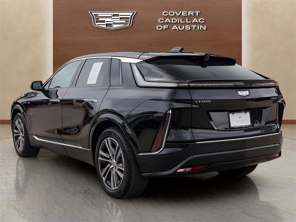 Used 2024 Cadillac Lyriq Luxury image 3