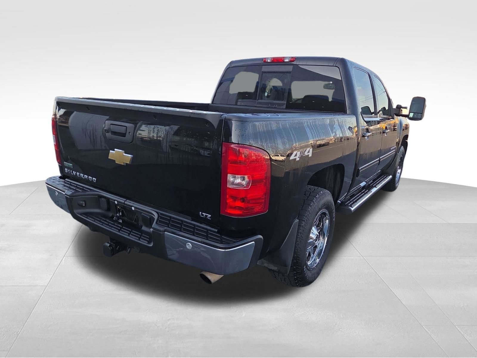 Used 2011 Chevrolet Silverado 1500 LTZ w/ Max Trailering Pack image 3