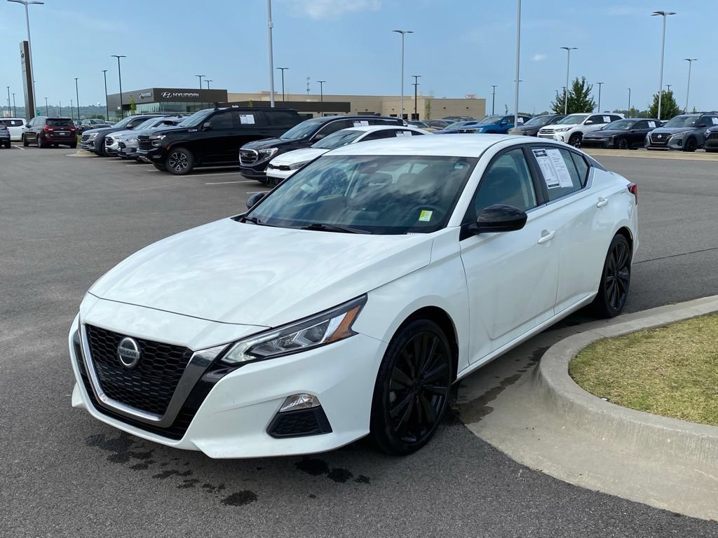 Used 2021 Nissan Altima 2.5 SR FWD image 3