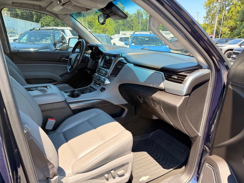 Used 2017 Chevrolet Suburban LT w/ LT Signature Package AWD/4WD image 18