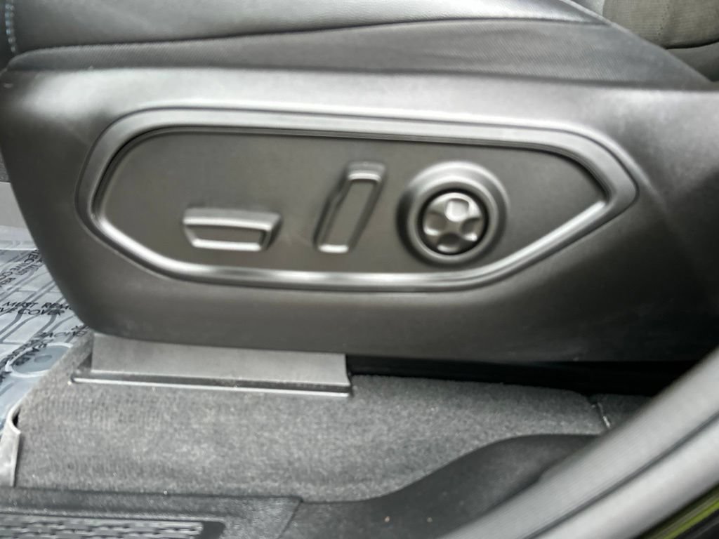 New 2024 Jeep Grand Cherokee Trailhawk w/ Advanced Protech Group II AWD/4WD image 15